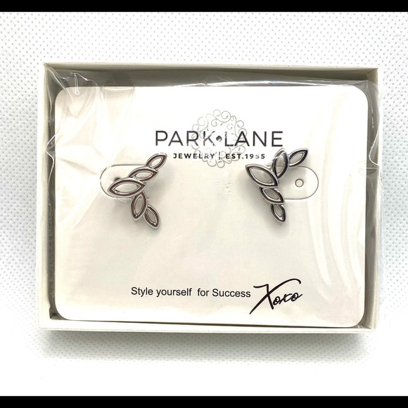 Park Lane Earrings Crepe Pierced Earrings Silver Tone - Picture 5 of 6